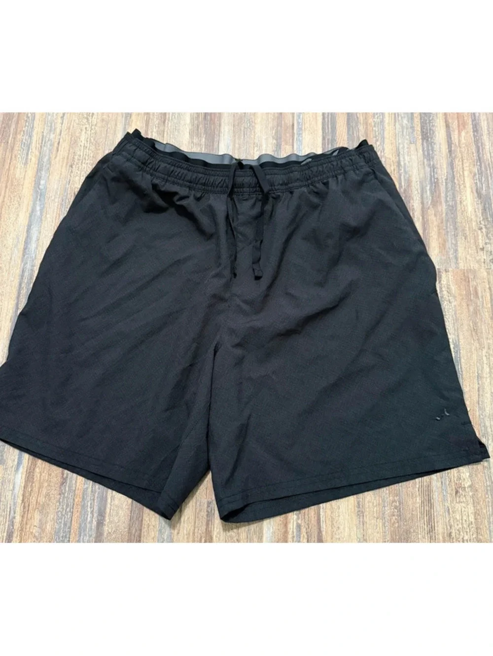 Skora men’s shorts size medium
